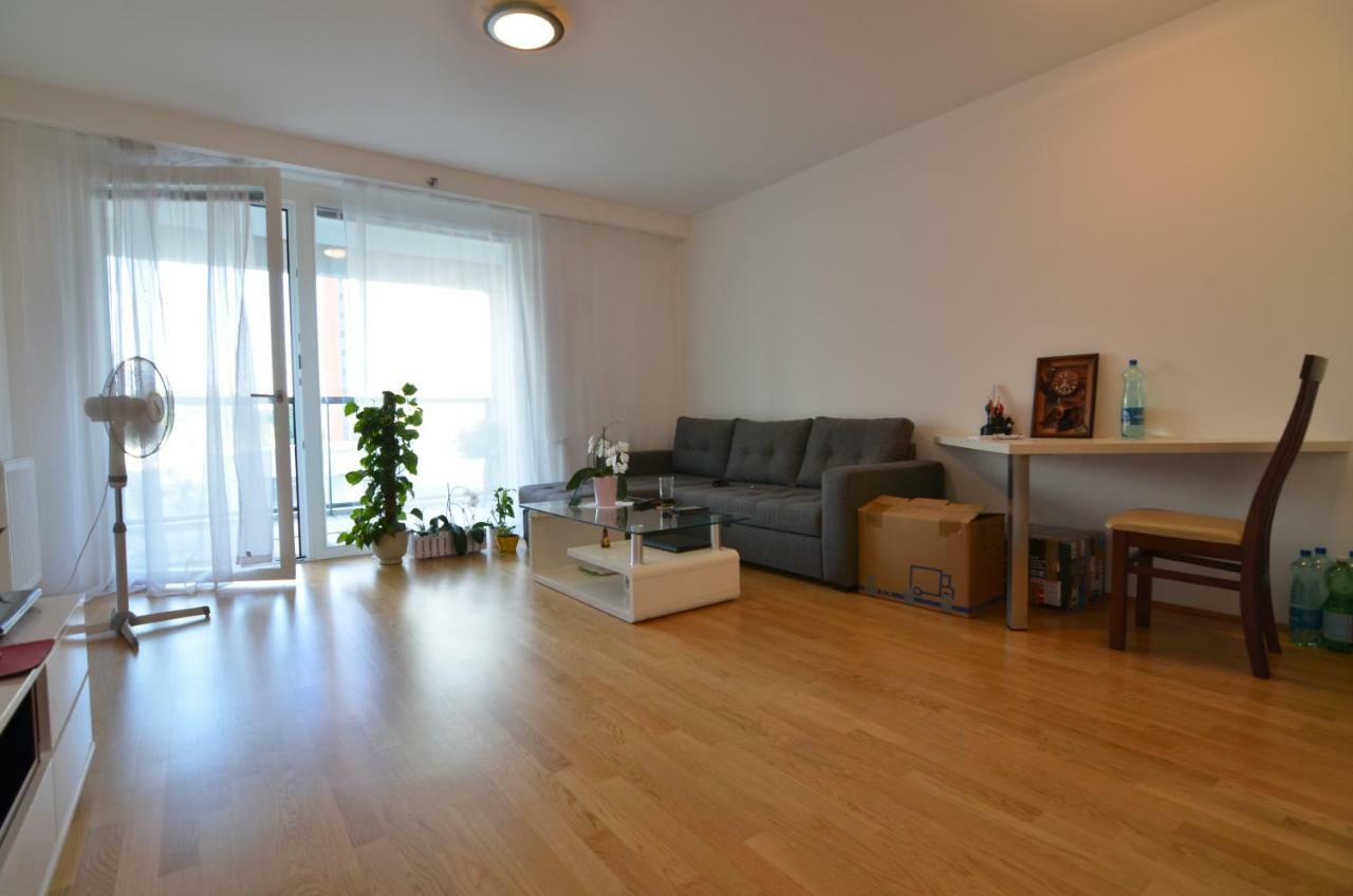 Apartment With Parking On Premise Wien Exterior foto