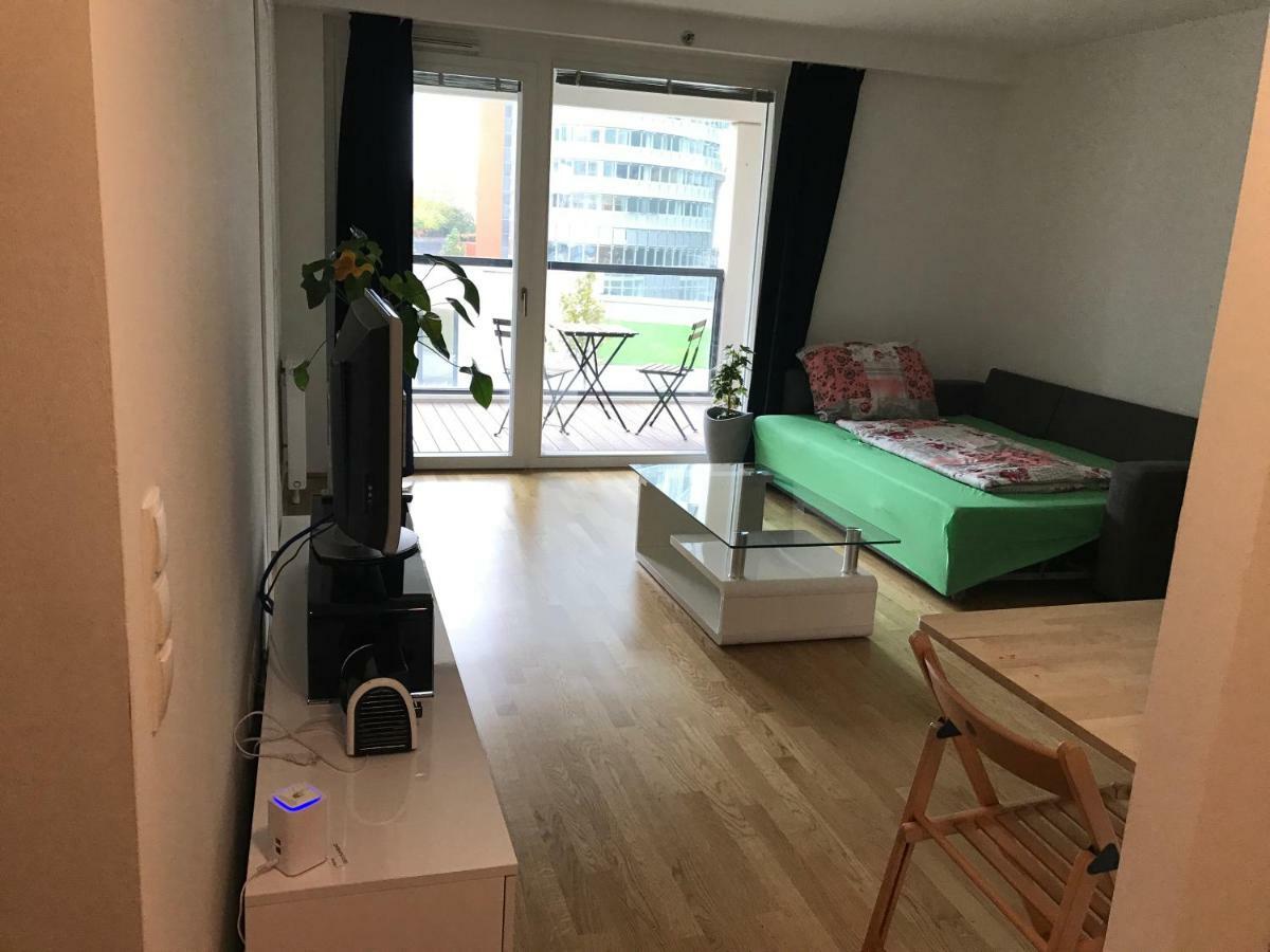 Apartment With Parking On Premise Wien Exterior foto