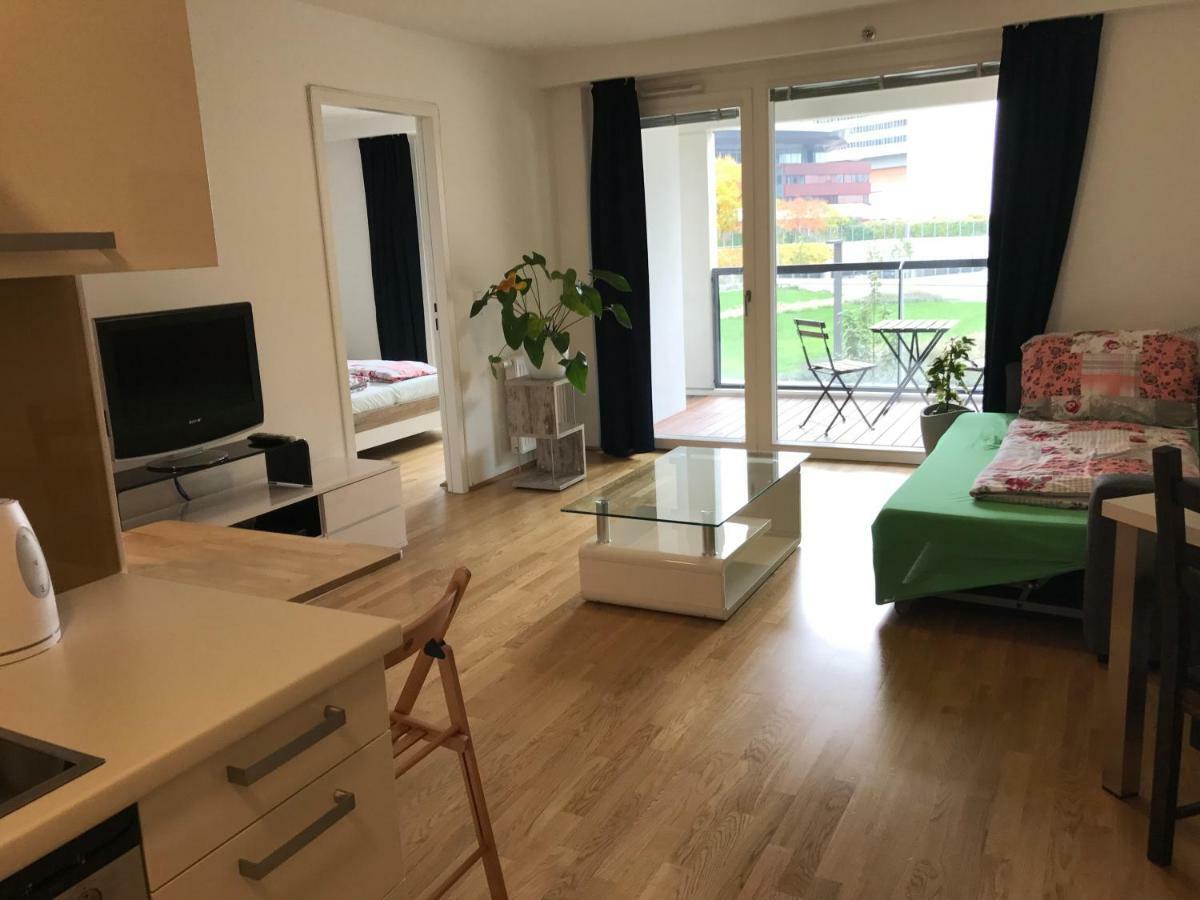 Apartment With Parking On Premise Wien Exterior foto