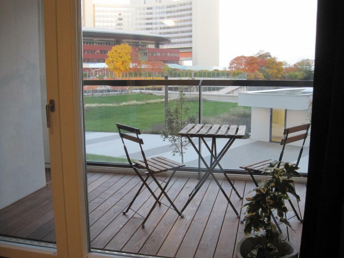 Apartment With Parking On Premise Wien Exterior foto